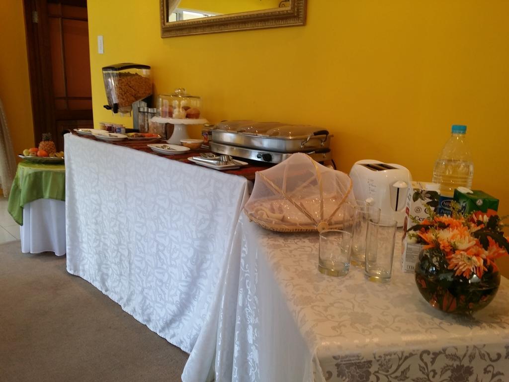 Alicia'S B&B Roodepoort Eksteriør billede