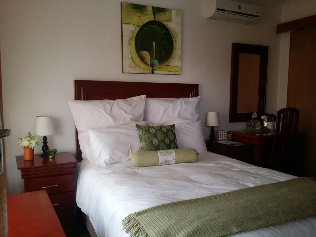 Alicia'S B&B Roodepoort Eksteriør billede