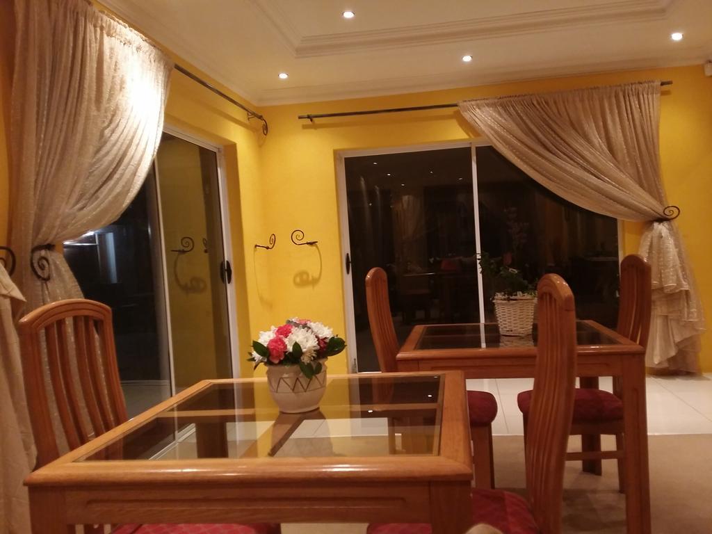 Alicia'S B&B Roodepoort Eksteriør billede