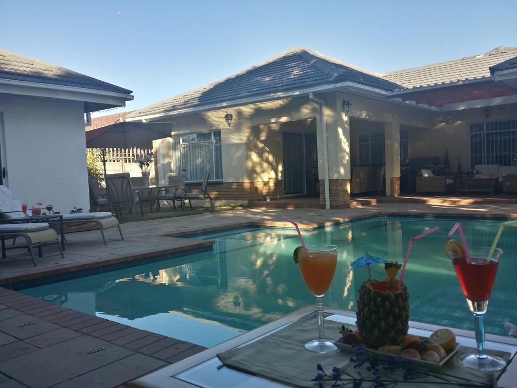 Alicia'S B&B Roodepoort Eksteriør billede