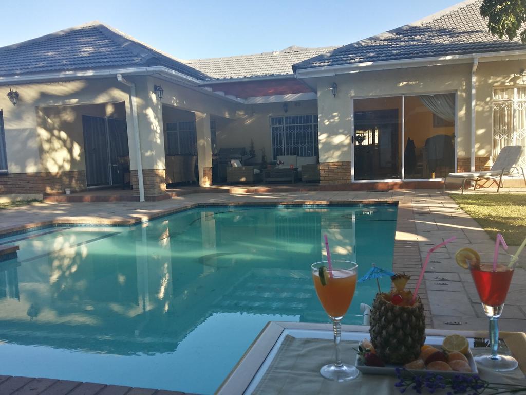 Alicia'S B&B Roodepoort Eksteriør billede