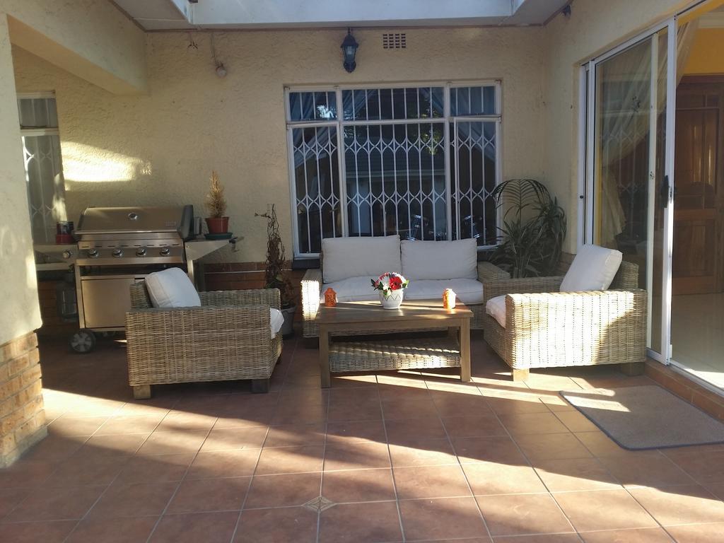 Alicia'S B&B Roodepoort Eksteriør billede