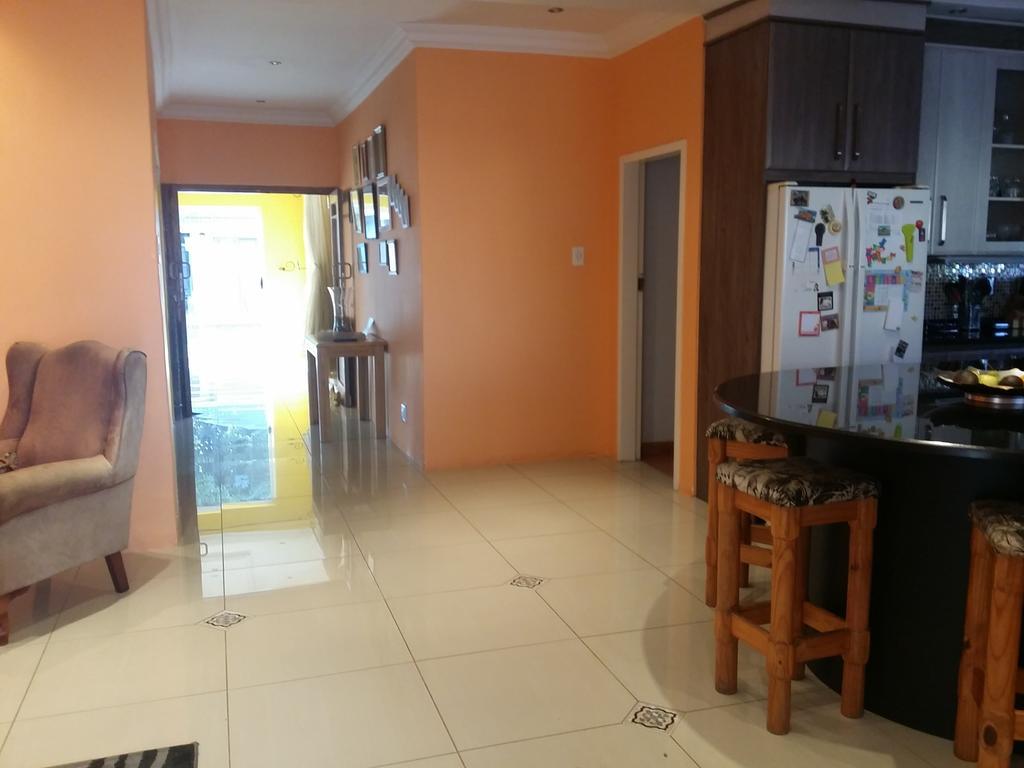 Alicia'S B&B Roodepoort Eksteriør billede